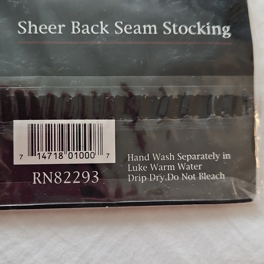 🆕️ Leg Avenue Sheer White Stockings with Back Seam